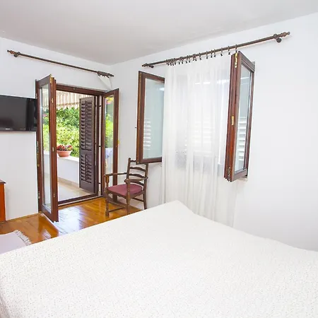 With A Parking Space - 11418 Makarska
